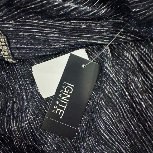 Elegant Black Evening Dress - Picture 5 of 9